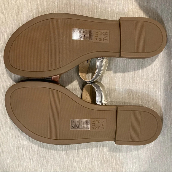 NATURALIZER Sz 8.5 Silver Gold Copper Metallic Strappy Slip On Sandals NEW - Picture 6 of 10